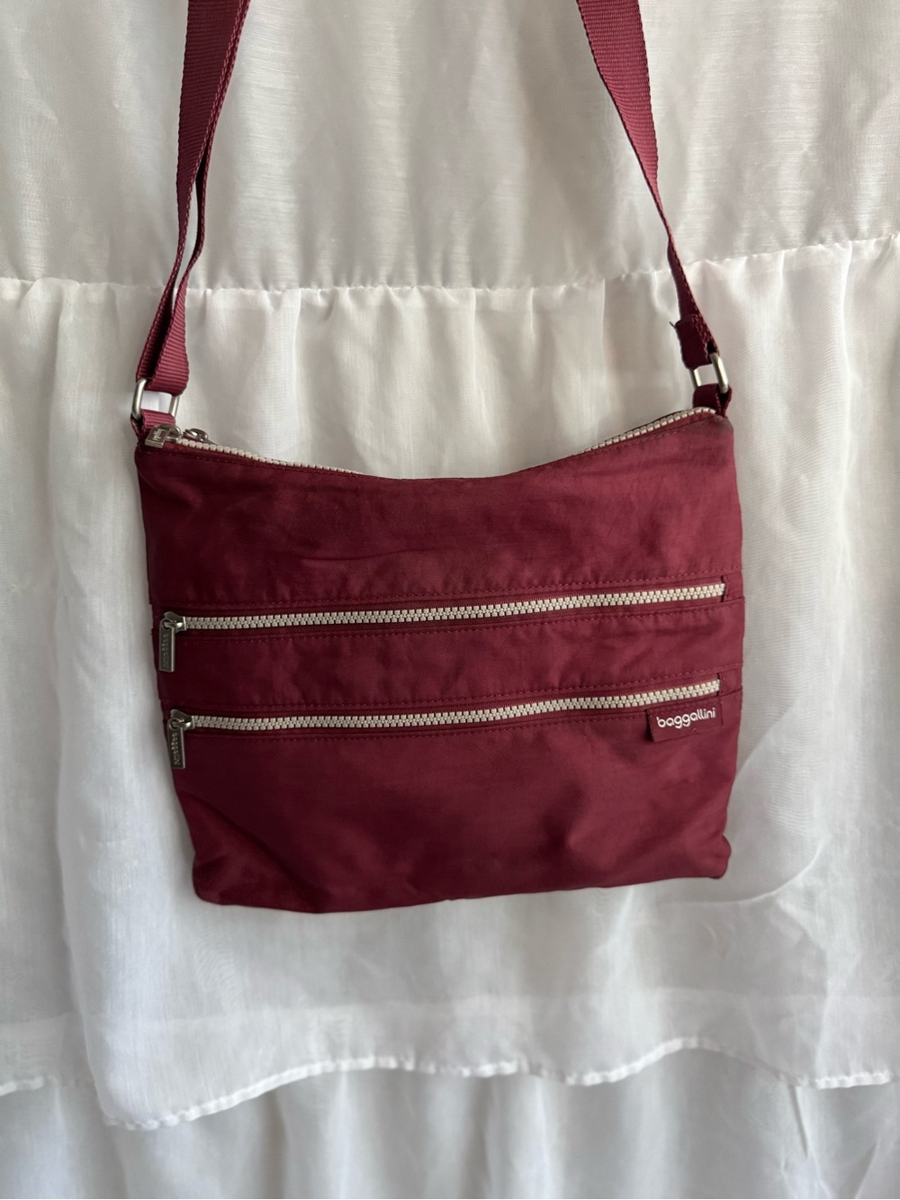 Baggallini Multi-Pocket Crossbody Bag - Picture 2 of 11